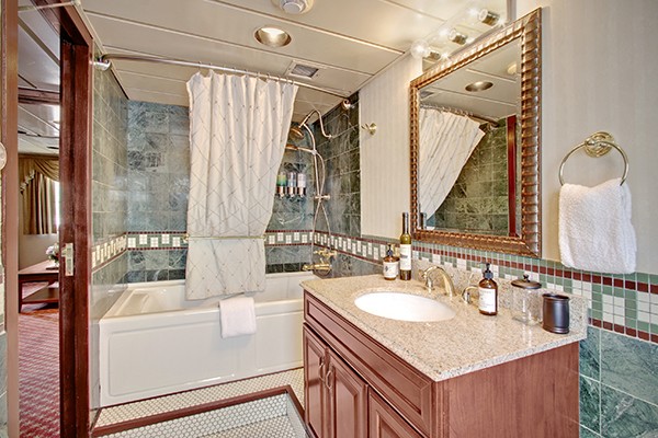 Un Cruise Adventures S.S Legacy Accommodation Owner's Suite 1.jpg
